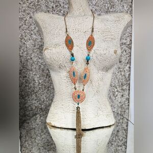 Vintage Liz Claiborne gold-tone stylish tassel necklace